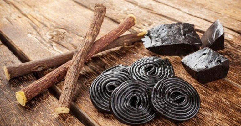 این گیاه شیرین «پوسیدگی دندان» و «زخم معده» را درمان میکند