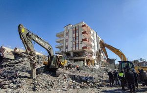 باز و بسته شدن زمین، بعد از زلزله ترکیه + فیلم باز و بسته شدن زمین، بعد از زلزله ترکیه + فیلم