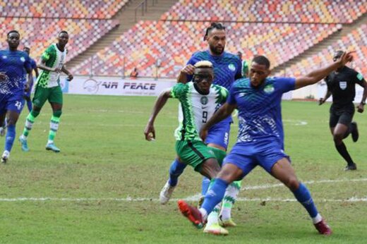 ببینید | لیگ آفریقایی بدتر از ایران؛ حمل توپ با دست دور از چشم داور!