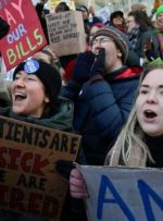 برخی از کارکنان بهداشتی بریتانیا پس از دریافت پیشنهاد دستمزد، اعتصابات را لغو می کنند