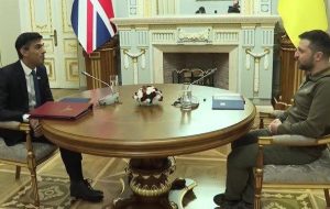 سفر زلنسکی به لندن/ اوکراین به سلاح‌های دوربرد مجهز می‌شود