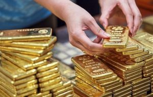 جهش قیمت طلا رقم خورد/ چه چشم‌اندازی پیش روی فلز زرد است؟