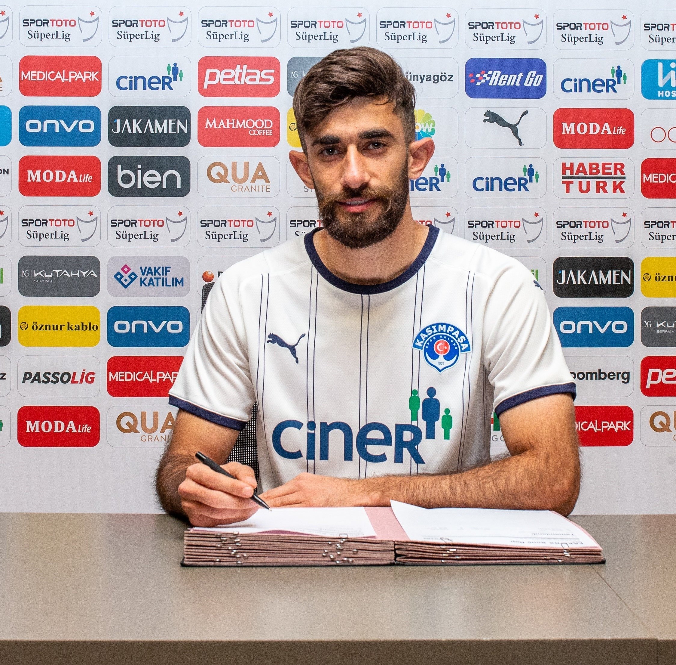 علی قلی‌زاده , لژیونرهای فوتبال ایران , تیم‌های فوتبال ترکیه , 