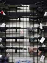 قاضی ایالات متحده می گوید ممنوعیت داشتن اسلحه برای مصرف کنندگان ماری جوانا خلاف قانون اساسی است