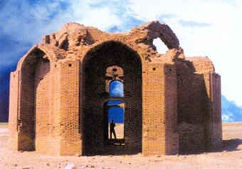 مقبره «جغتین گیسور» گناباد متعلق به چه کسی است؟