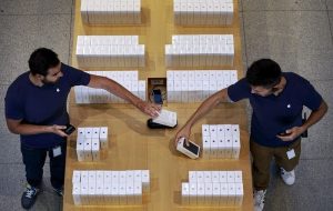 واکنش بازار به ممنوعیت واردات آیفون؛ قیمت از ۱۰۰ میلیون گذشت