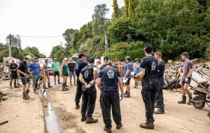 پلیس NZ به افراد بیشتری دسترسی پیدا می کند که قبلاً پس از طوفان گابریل قابل تماس نبودند