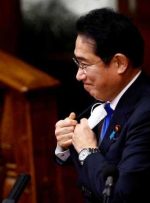 کیشیدا، نخست‌وزیر ژاپن، دستیار خود را به خاطر طغیان زوج همجنس‌گرا سرزنش کرد