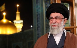 رهبر معظم انقلاب سال ۱۴۰۲ را سال «مهار تورم، رشد تولید» نامگذاری کردند