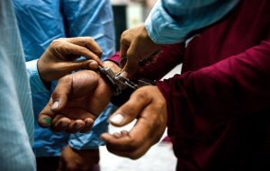 کلاهبرداری از ۴۱۷ نفر توسط یک خانواده قمی کلاهبرداری از ۴۱۷ نفر توسط یک خانواده قمی