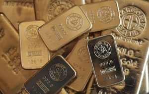 افزایش قیمت طلا به دلیل کاهش ارزش دلار توسط SVB در آستانه CPI آمریکا