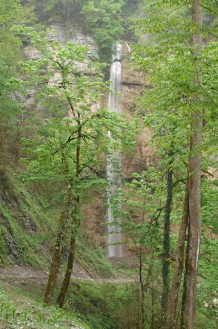اگر می‌ترسید به آبشار «تودارک» نروید!