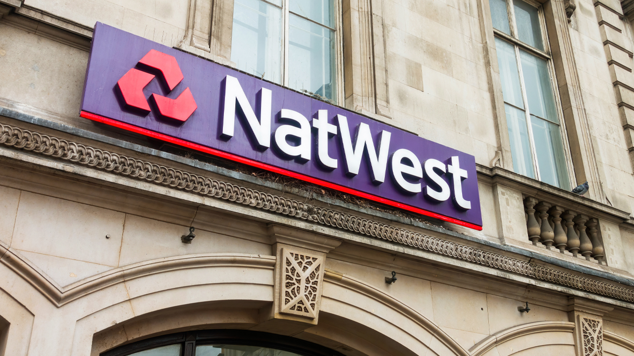 بانک بریتانیایی Natwest محدودیت‌های جدیدی را برای پرداخت‌های ارزهای دیجیتال برای مبارزه با کلاهبرداری‌های کریپتو در بریتانیا اعمال می‌کند.