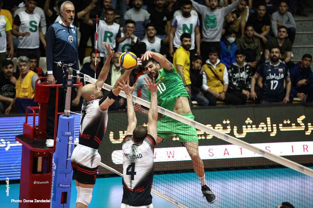 حمله بازیکن تیم‌ملی به تماشاگران!