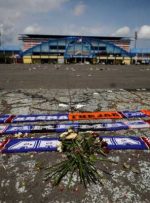 دادگاه اندونزی یک پلیس را به دلیل ازدحام مرگبار فوتبال زندانی کرد و 2 افسر را آزاد کرد