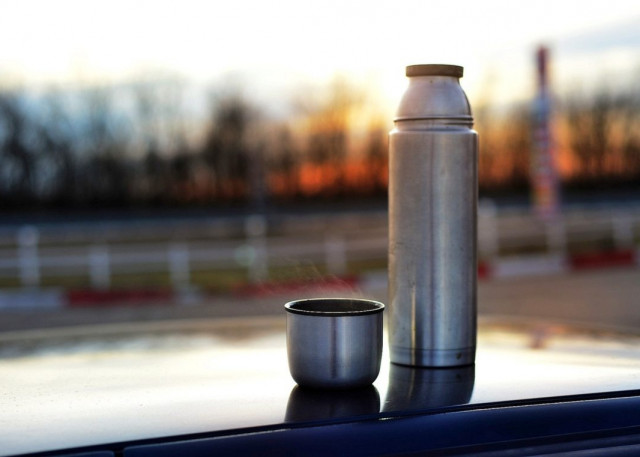 دم کردن چای در فلاکس