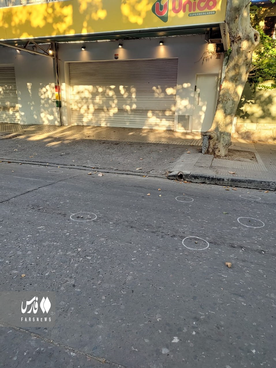 عکس | حمله به فروشگاه خانواده مسی؛ اخاذی از لئو در آرژانتین