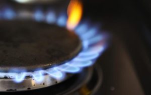 قیمت گاز طبیعی با بدترین هفته از ژانویه تاکنون مواجه است، چشم‌ها به میانگین‌های متحرک کلیدی