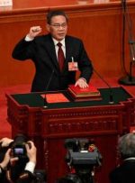 لی کیانگ، یکی از معتمدان شی، به عنوان نخست وزیر چین کنترل می شود