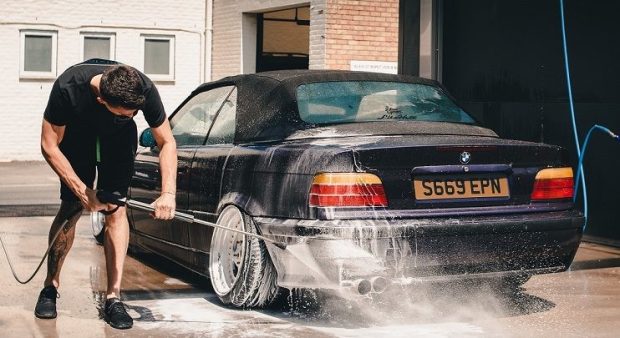 ابزار تمیزکاری ماشین