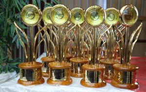 مهمترین جایزه علمی کشور آب رفت؟/ چرا «خوارزمی» از استاد دانشگاه «راکفلر» به دو استاد «بی رزومه چینی » رسید؟