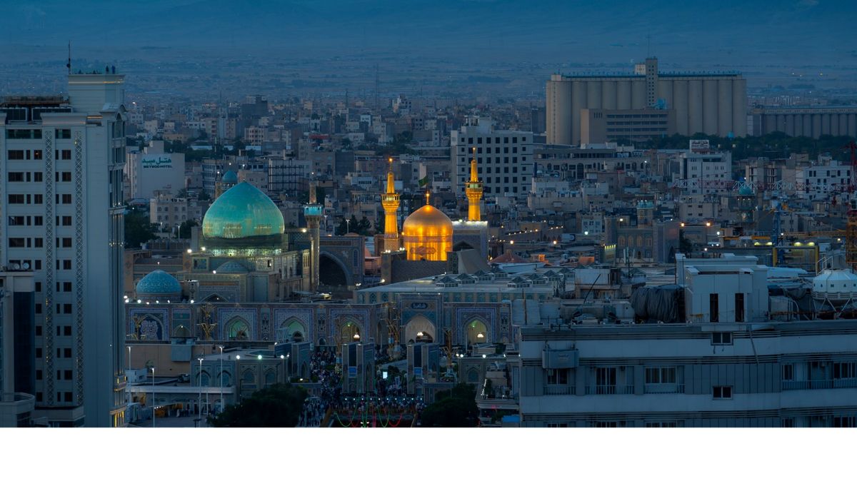 نورافشانی حرم مطهر رضوی لحظه تحویل سال + فیلم