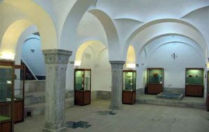 نگهداری قدیمی‌ترین کتیبه کوفی کشور در موزه شهرکرد