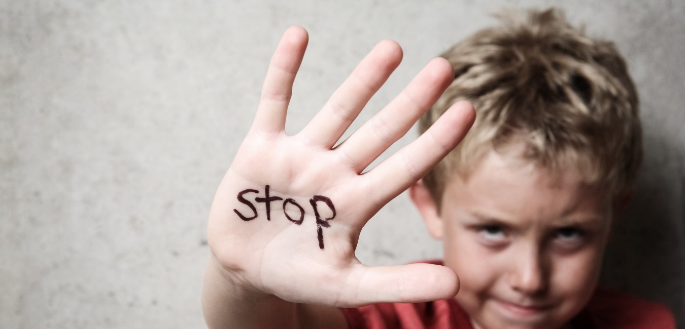 عزت نفس فرزندان با خشونت متلاشی می شود