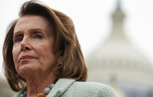 پلوسی: سن بایدن از من کمتر است و می‌تواند برای انتخابات نامزد شود