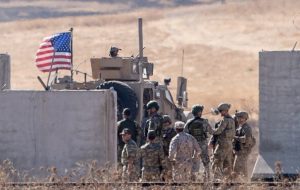 یک گروه عراقی مسئولیت حمله به پایگاه های آمریکا در سوریه را برعهده گرفت