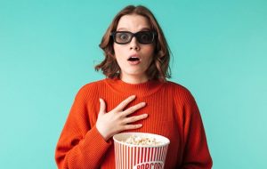 فیلم درمانی چطور به سلامت روان کمک می‌کند؟