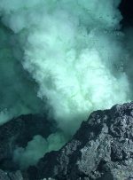 کشف شگفت انگیز آتشفشان های آبی + عکس