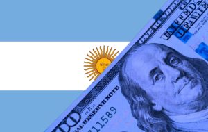 آرژانتین در بحبوحه کاهش ارزش و تورم افسارگسیخته بحث دلاری را مطرح می کند – اقتصاد بیت کوین نیوز