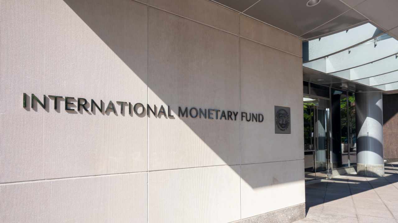 اقتصاددان صندوق بین‌المللی پول درباره اثرات جانبی سیاست‌های پولی شدید هشدار داد - می‌گوید ریسک‌های مالی افزایش یافته است
