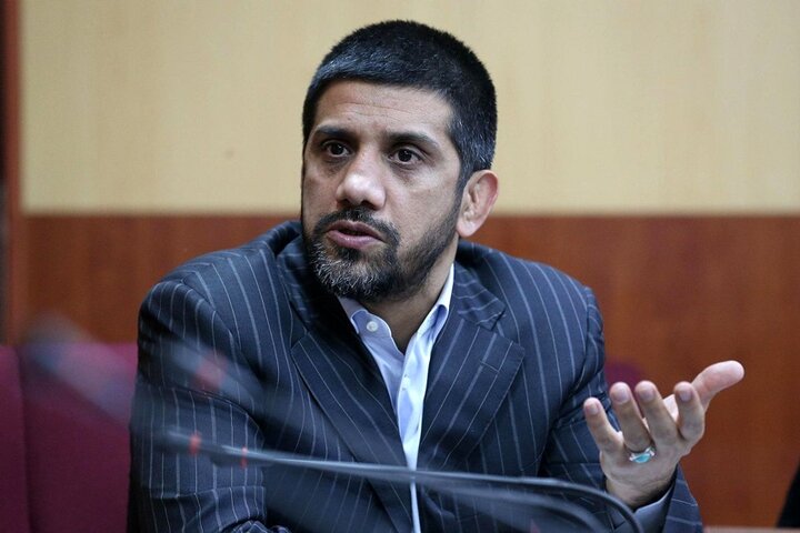 ببینید | نخستین واکنش علیرضا دبیر به نماز خواندن در جلسه با وزیر ورزش ببینید | نخستین واکنش علیرضا دبیر به نماز خواندن در جلسه با وزیر ورزش