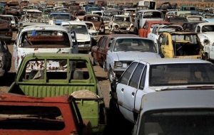 بلعیدن ۱۰۰ هزار میلیارد تومان بنزین توسط خودروهای اسقاطی/ ۴۵ درصد از خودورهای کشور فرسوده هستند بلعیدن ۱۰۰ هزار میلیارد تومان بنزین توسط خودروهای اسقاطی/ ۴۵ درصد از خودورهای کشور فرسوده هستند