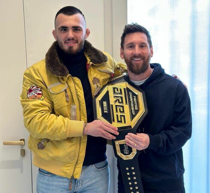 عکس| سورپرایز مسی توسط قهرمان MMA/ اقدام غیرمنتظره در ملاقات با ستاره جام جهانی