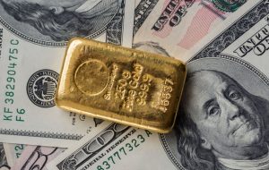 قیمت طلا بر بازدهی بالاتر خزانه داری ایالات متحده، دلار سقوط کرد – اخبار بیت کوین