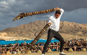 مراسم آیینی بیل‌گردانی در «نیم‌ور» برگزار شد