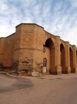 مسجد جامع شوشتر آسیب‌های سازه‌ای و منظری فراوانی دیده است