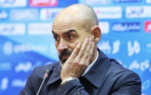 واکنش سرمربی تراکتور به خبر درگیری‌اش با ریکاردو آلوز