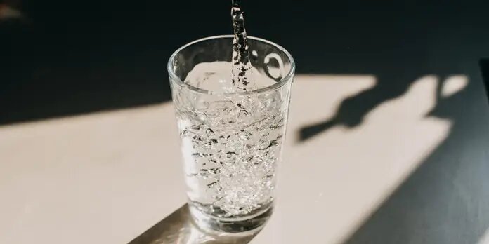 کدام نوشیدنی‌ها در کاهش وزن مؤثرند؟/ این ۵ نوشیدنی شما را لاغر می‌کنند