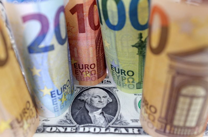 یورو نزدیک به اوج یک ساله خود است زیرا ریسک های اقتصادی ایالات متحده بر دلار تاثیر می گذارد