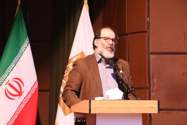 مردی که صد سال عمر کمش بود