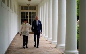 قدرت‌نمایی آمریکا برای چین/ فیلیپین چه امتیازی به بایدن می‌دهد؟