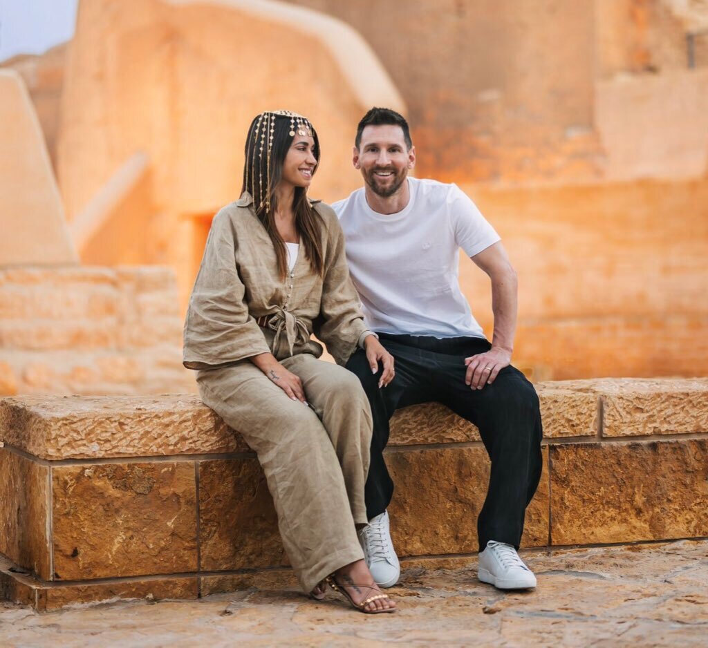 عکس | خوش‌گذرانی خانوادگی مسی در عربستان/نابغه عاشق خاور میانه شد!