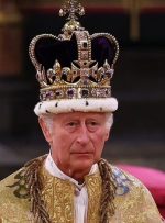ببینید | افشای غر زدن‌های شاه بر سر ملکه داخل کالسکه: تو همیشه…