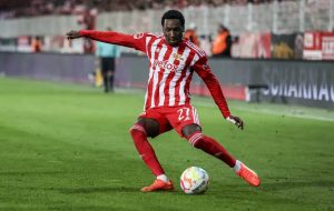 عکس | اسپایدرمن در زمین فوتبال! عکس | اسپایدرمن در زمین فوتبال!