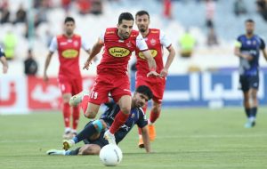 2 پرسپولیسی از اتوبوس تیم جا ماندند