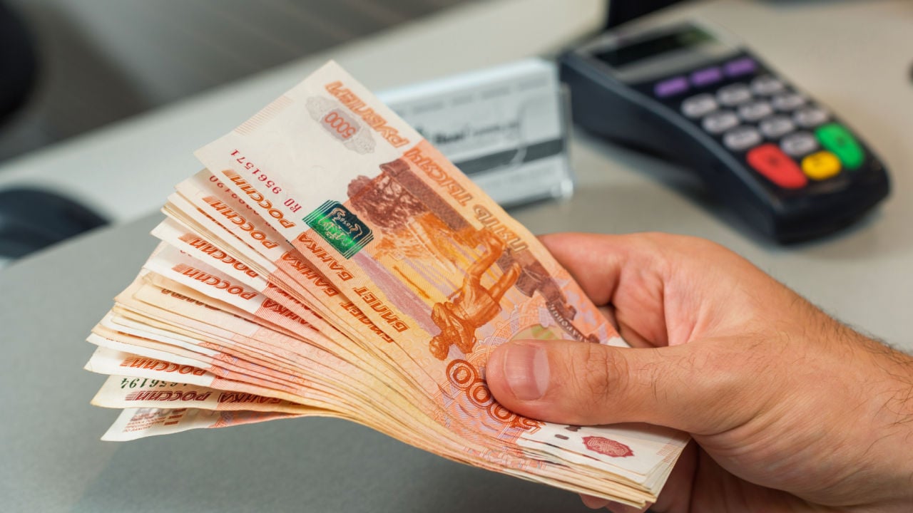 بانک مرکزی، آژانس رتبه‌بندی می‌گوید بانک‌های روسیه امسال رکورد سود خود را ثبت کردند